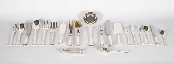Servizio di posate in argento  (XIX - XX Secolo)  - Asta Fine Art da Eredità di Prestigioso Villino Nobiliare Romano e Collezioni Private - Gelardini Aste Casa d'Aste Roma