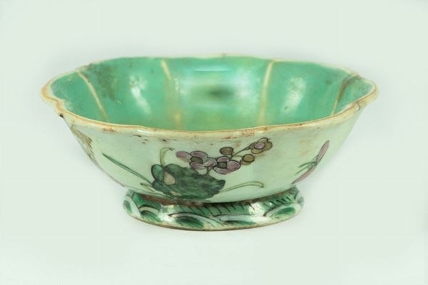 Small Chinese bowl in porcelain