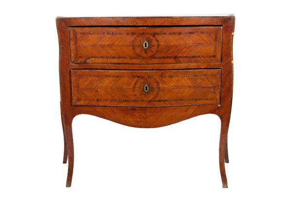 Neapolitan chest of drawers of the Louis XV line in walnut, with geometric inlays and rosettes with stars, two drawers and four curved legs