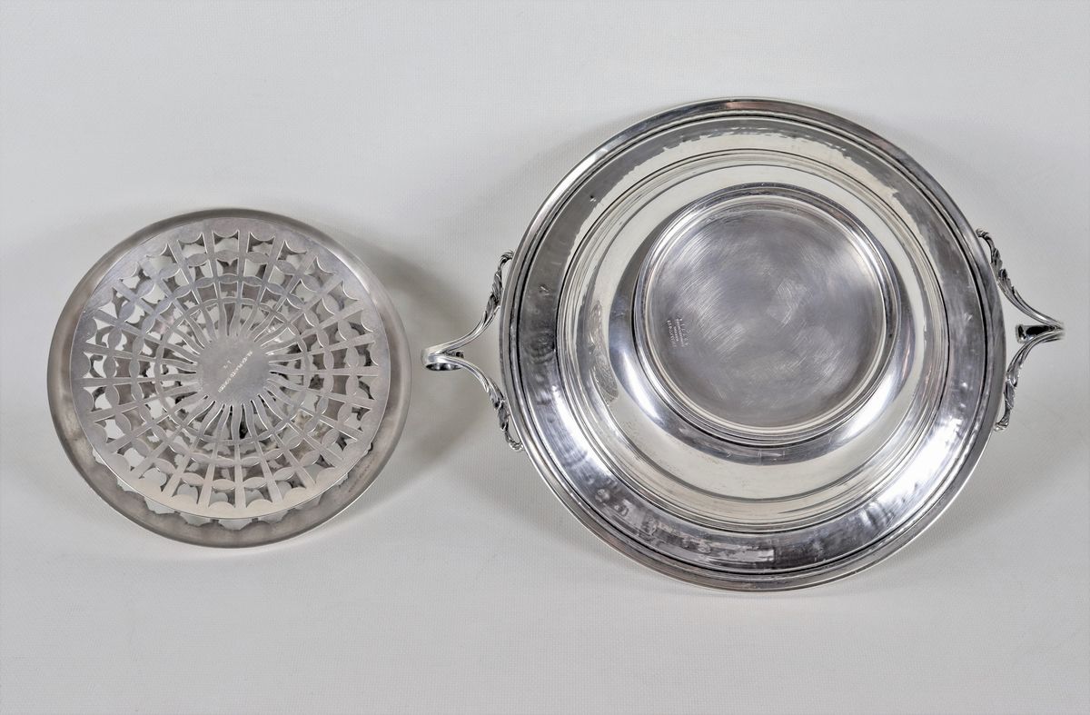 Centrotavola in argento Sterling 925, cesellato, sbalzato e traforato a motivi Luigi XVI, gr. 810