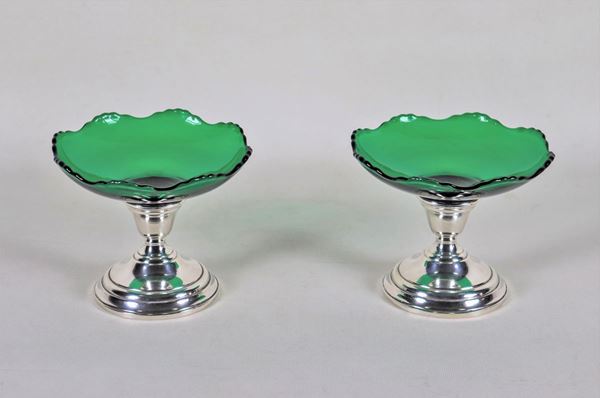Pair of stands in sterling silver with green crystal cups, which can be transformed into candlesticks