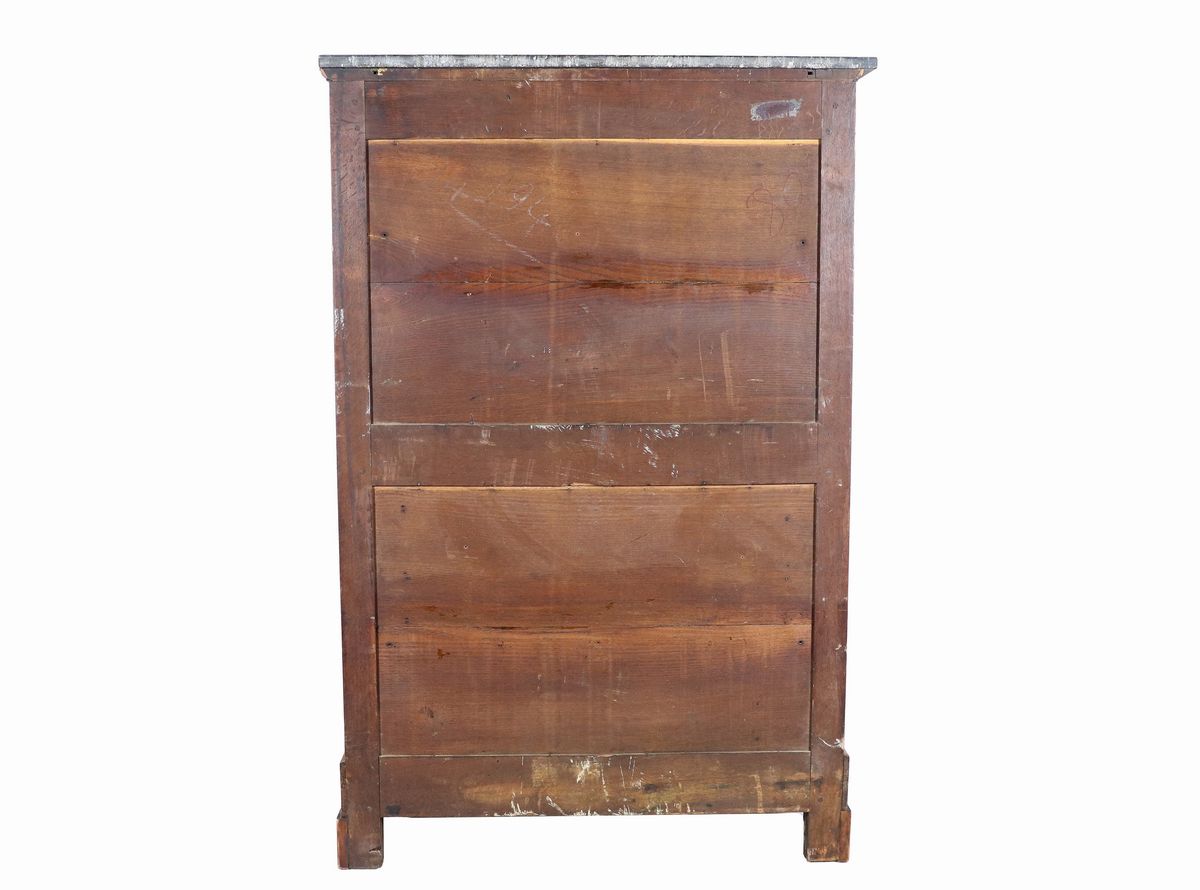 Secretaire Epoca Impero, lastronato in ciliegio venato con guarnizioni in bronzo dorato e cesella...