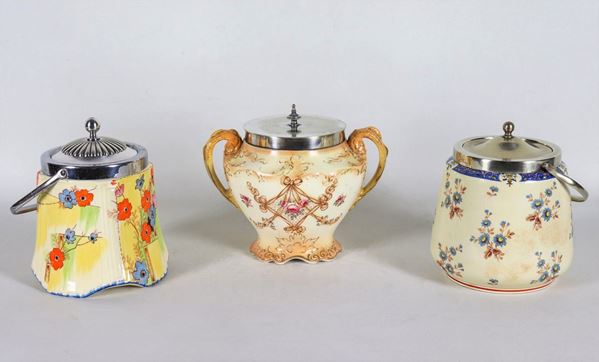 Lot of three English cookie holders, Victorian period, in porcelain ceramic with sheffield lids