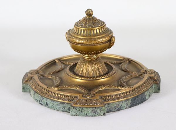 Antique French inkwell in gilt bronze, embossed and chiseled with Louis XVI motifs, base in green Alpine marble