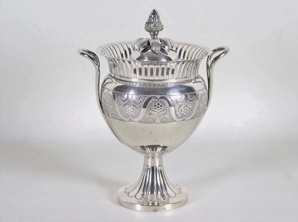 Silver sugar bowl in the shape of an amphora with handles, chiseled and embossed with a perforated railing edge, gr. 410