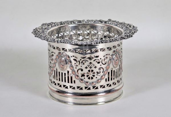 Round bottle holder in silver-plated metal, embossed and chiseled with Victorian motifs