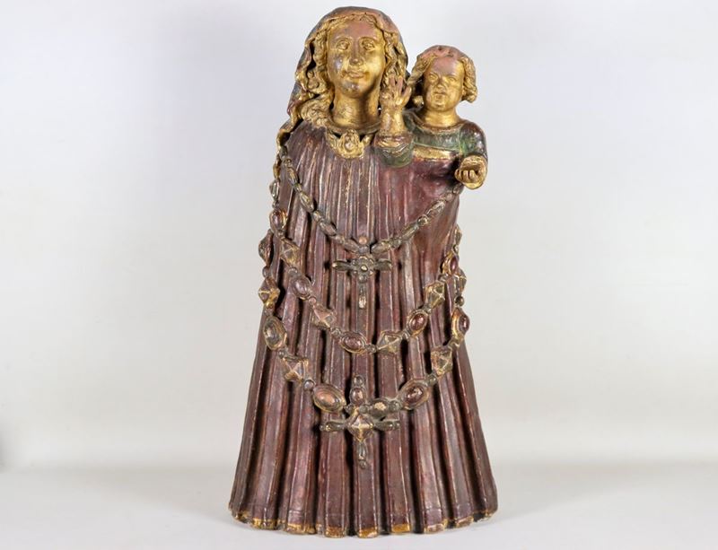 Scultura "Madonna con Bambino" in gesso patinato e policromo