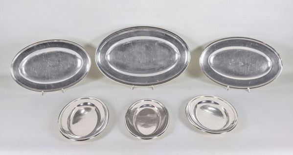 Lot of six trays and oval serving plates in silver metal, various sizes