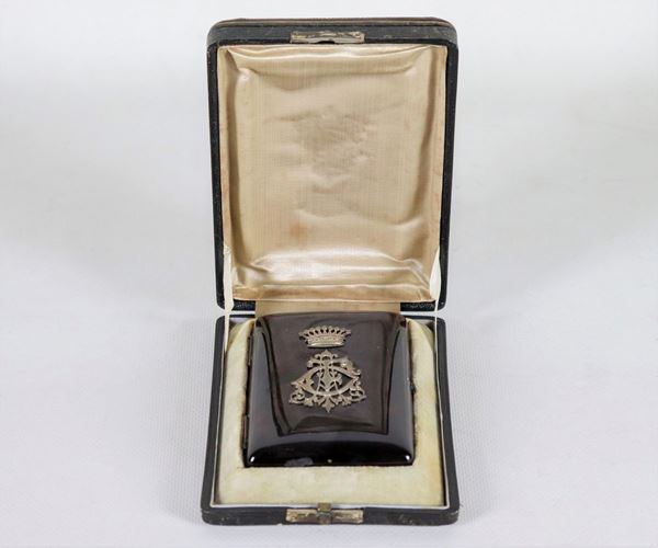 Antique tortoiseshell card holder, on the lid silver decoration with crown and coat of arms