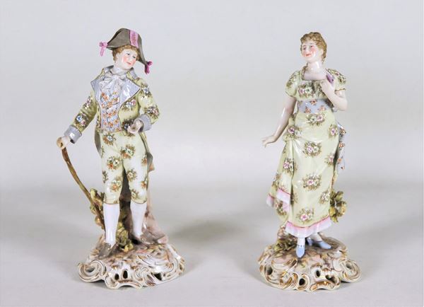 Pair of small sculptures in polychrome porcelain of Saxony "Lady and knight"