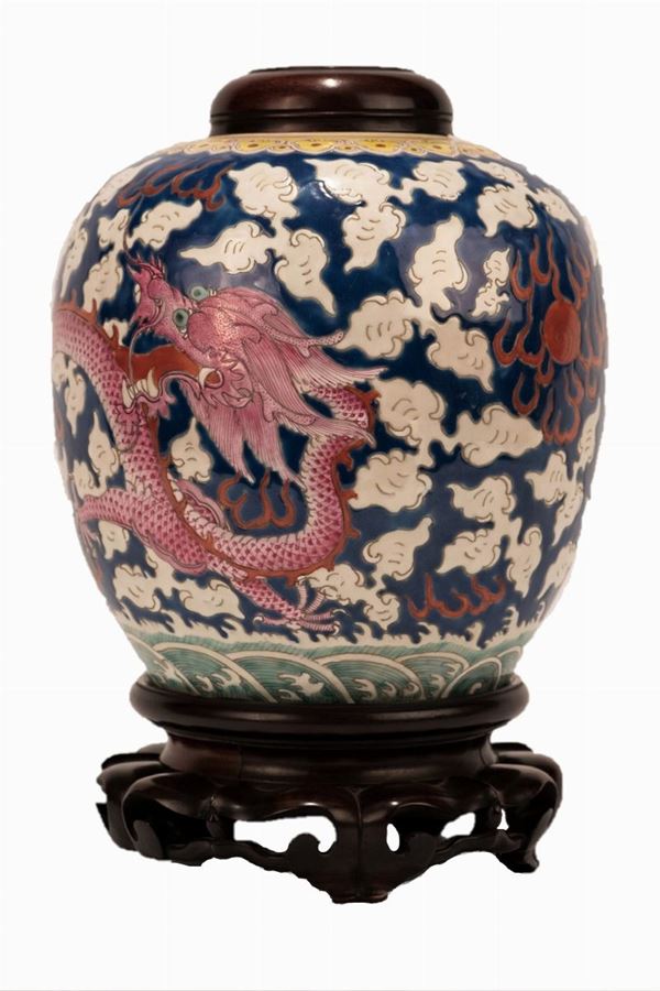 Potiche in porcelain
