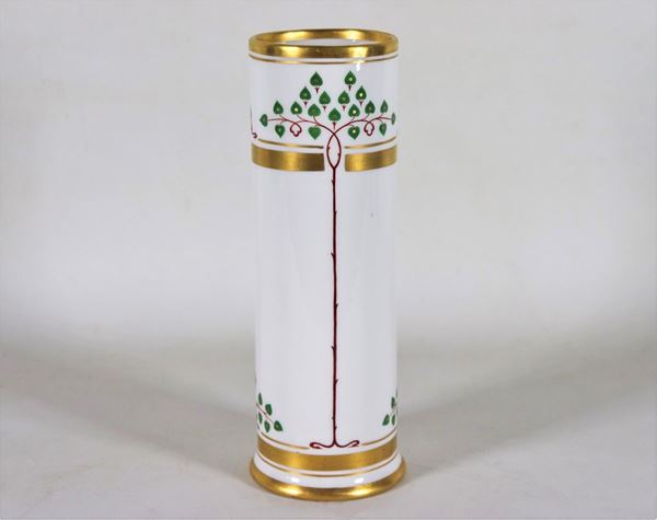 Small vase in white and gold porcelain Richard Ginori - Pittoria di Doccia, with green and red decorations with leaf motifs