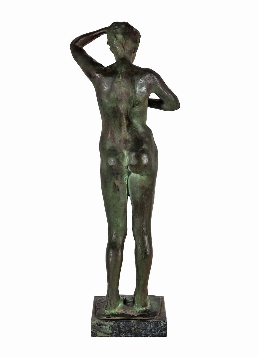 "Nudo di giovane ragazza", scultura in bronzo con base in marmo. Firmata