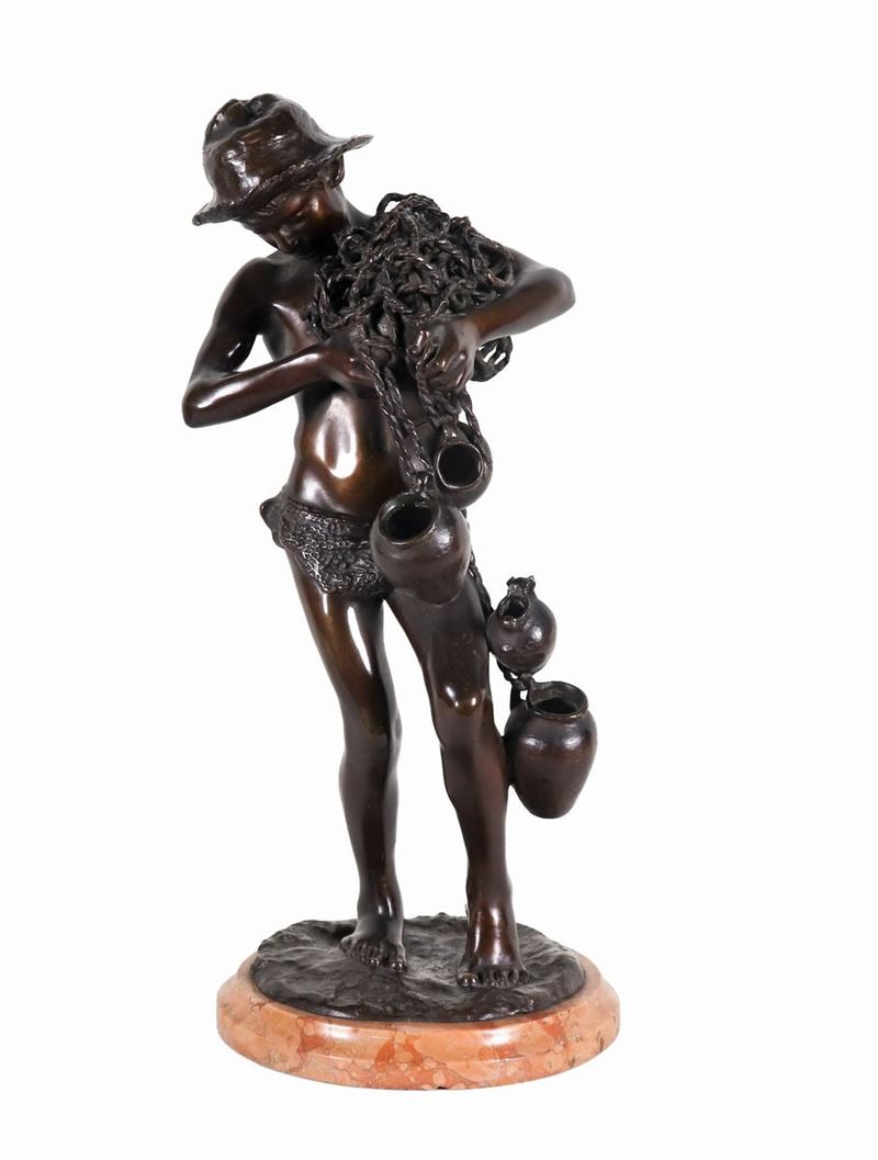 Firmata. "Acquaiolo con brocche", scultura in bronzo con base circolare in marmo brecciato