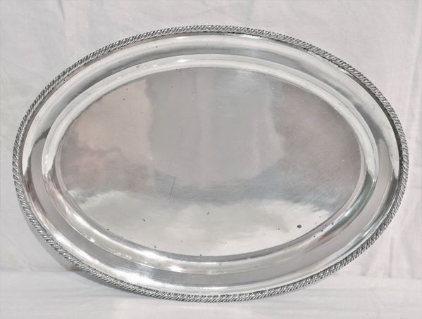 Oval serving tray in silver with embossed edge, gr. 1230
