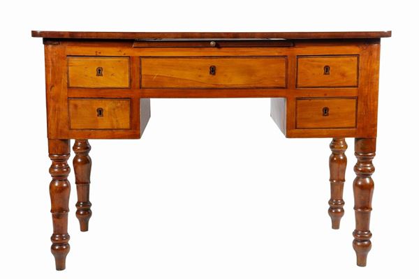 Louis Philippe Tuscan central desk, in walnut with inlaid threads in ebonized wood, sliding top, removable top with green leather, five drawers and four turned legs