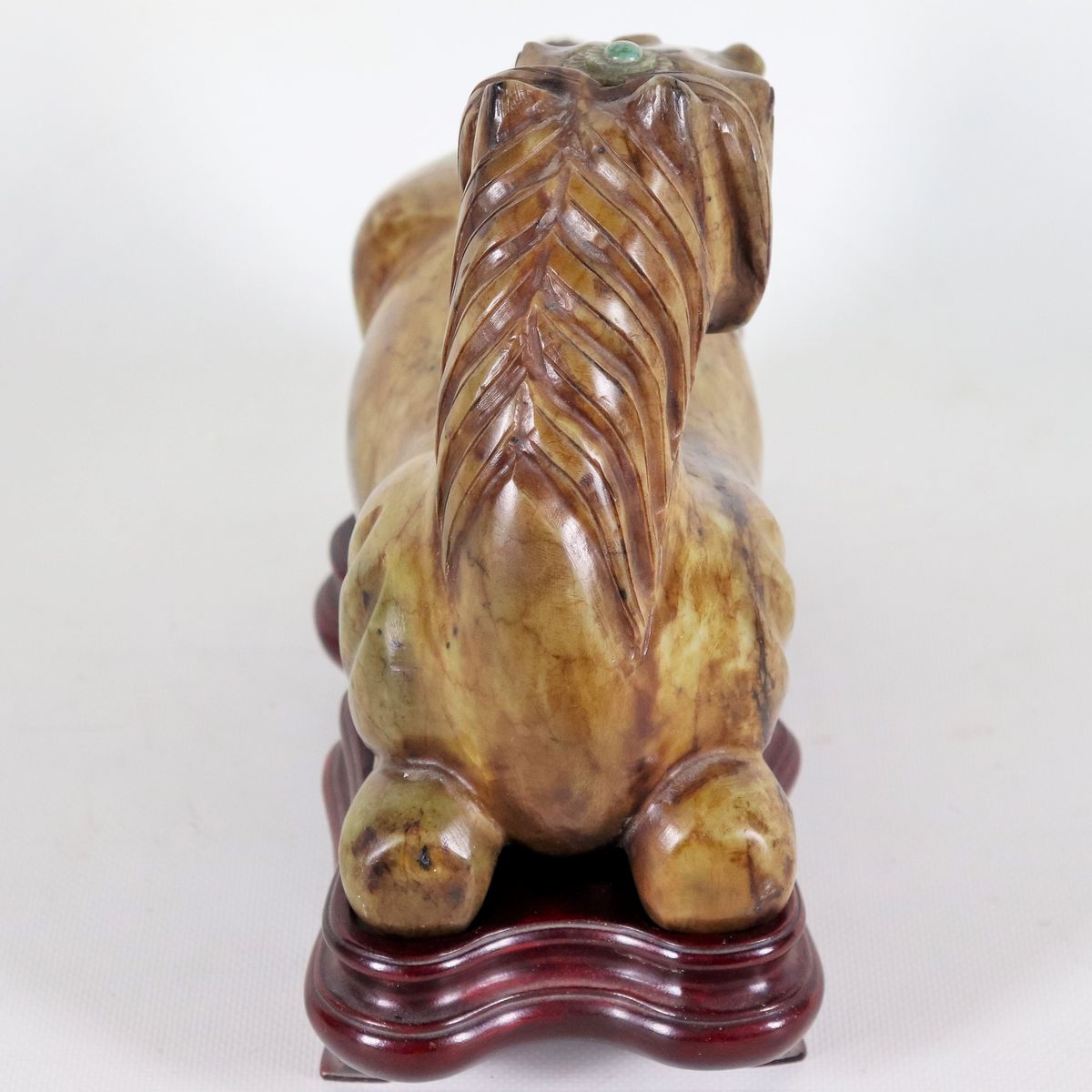Scultura cinese in giada "Cavallo", basetta in teak