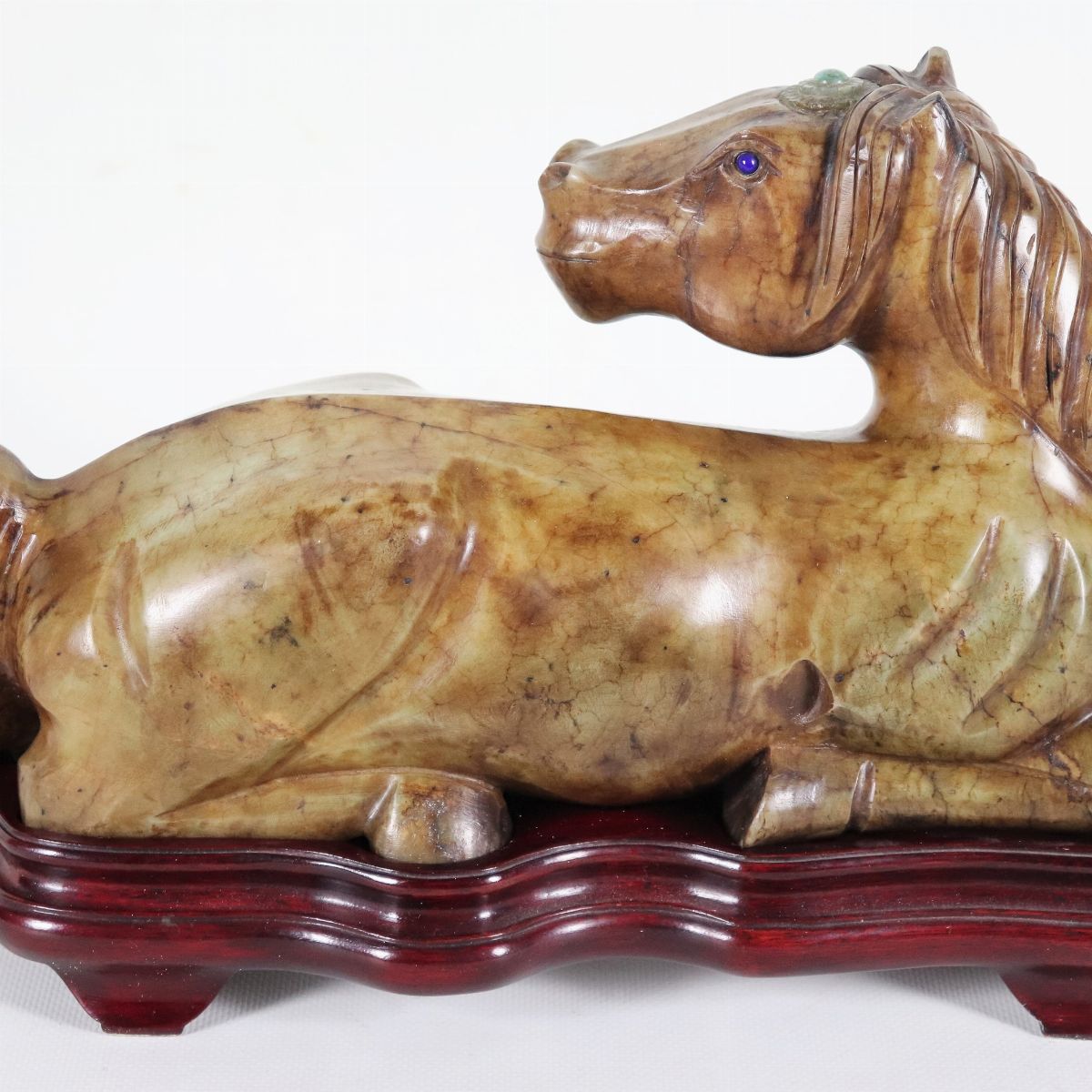 Scultura cinese in giada "Cavallo", basetta in teak