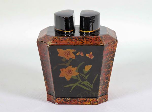 Chinese tea box in lacquer, with polychrome decorations with motifs of exotic flowers