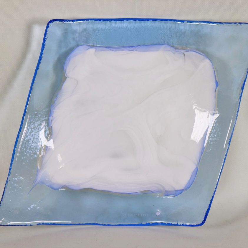 Centrotavola a fazzoletto in vetro soffiato di Murano azzurro e bianco lattice