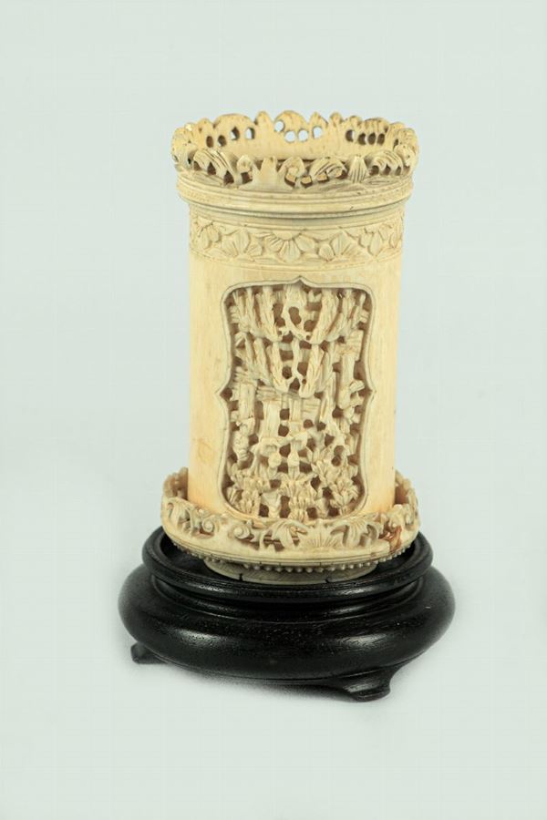 Small ivory sculpture