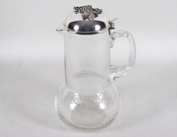 Caraffa in vetro soffiato di Murano lavorato a spirali, coperchio in metallo argentato con grappolo d'uva