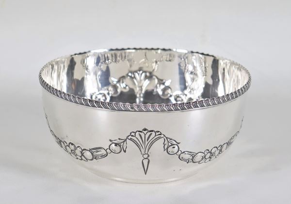 Bowl in argento Epoca Edoardo VII con festoni floreali sbalzati, gr. 270