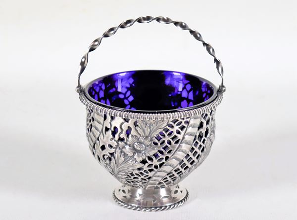 Round sugar bowl in silver, chiselled, embossed and perforated, with twisted handle and cobalt blue crystal bowl, gr. 190
