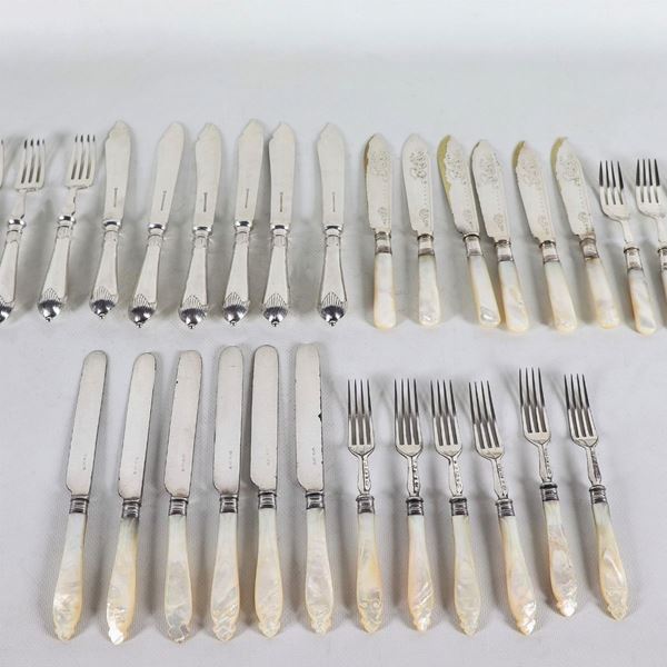 Lot of three dessert sets for six in silver metal, two with mother-of-pearl handles (36 pcs)