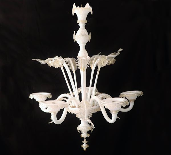 Lampadario in vetro soffiato di Murano color lattice con fiori e foglie, 5 luci