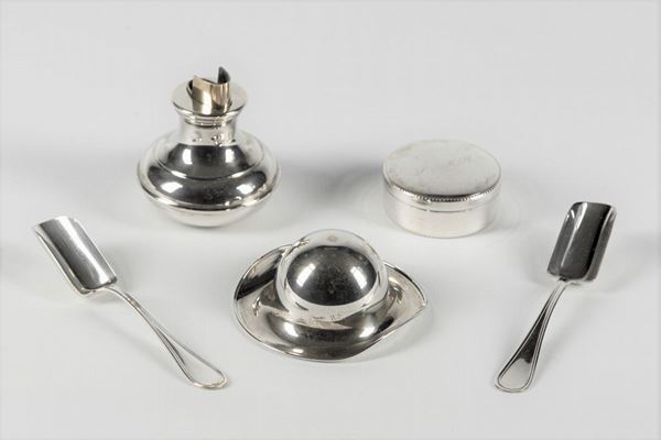 Lot in silver