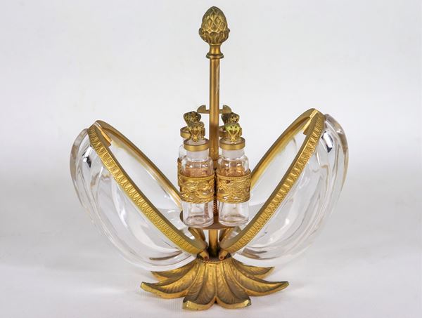 Antique French perfume holder in crystal and gilded bronze in the shape of a pineapple, four vials inside