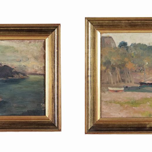 Pittore Italiano Fine XIX Secolo - "Veduta costiera con paesi" e "Paesaggio con corso d'acqua e barche", lotto di due piccoli dipinti ad olio su tavoletta e compensato