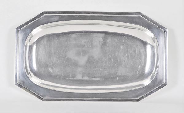 Octagonal smooth silver serving tray, gr. 1060