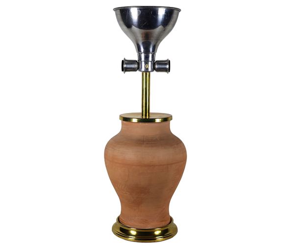 Lampada da tavolo in terracotta naturale con bordo e base in ottone, 3 luci