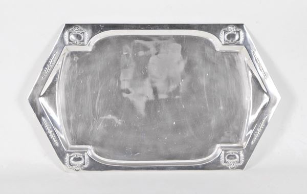 Small hexagonal tray in silver-plated metal, with a chiseled and embossed border with Louis XVI motifs