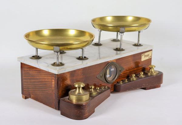 Table scale in wood and marble, complete with weights