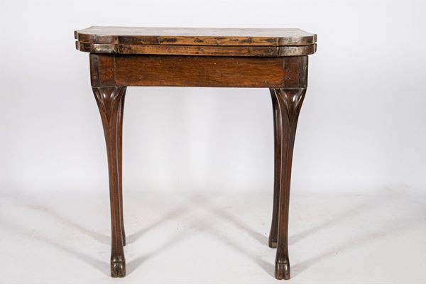 Veneto game table of Louis XV line in walnut