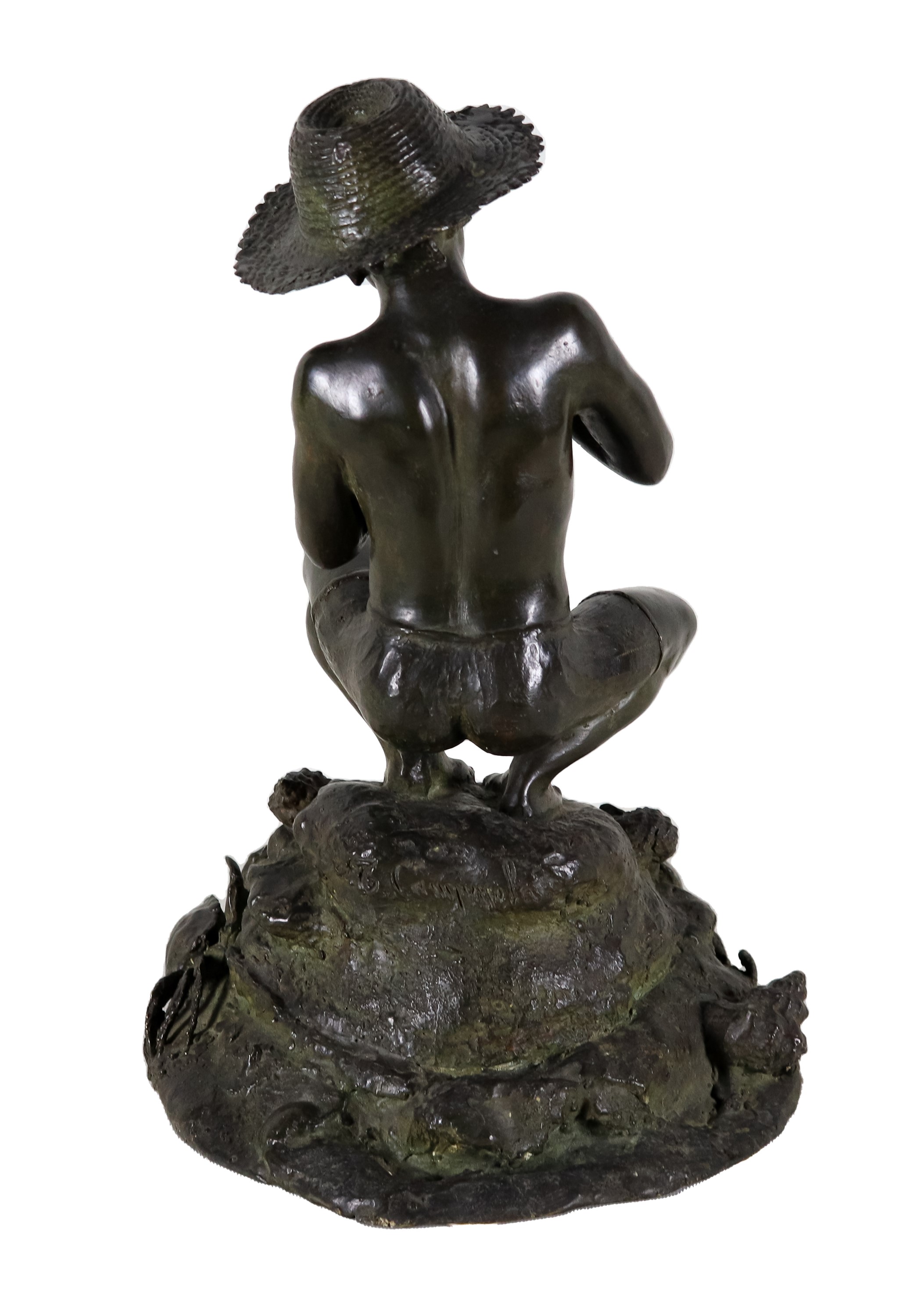 Firmata. "Pescatorello con crostacei e molluschi", scultura in bronzo di ottima fattura