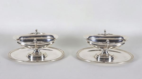 Pair of Christofle silver-plated gravy boats with chiseled and embossed handles and beaded edges