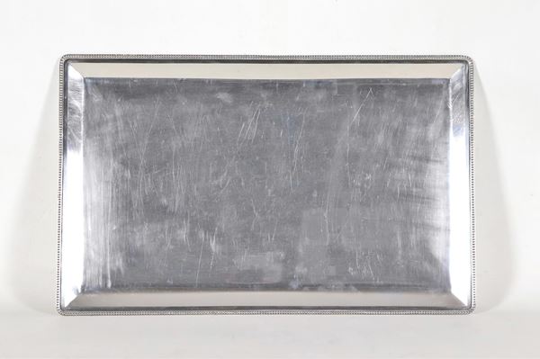 Rectangular serving tray in silver metal, with beaded edge