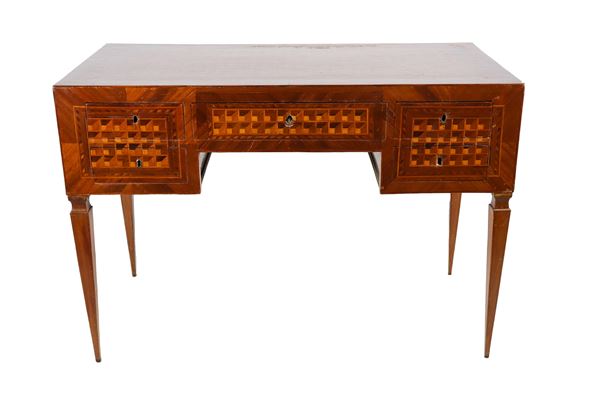 Louis XVI Ferrarese center desk in walnut, purple ebony and bois de rose, entirely inlaid with marquetry with geometric motifs