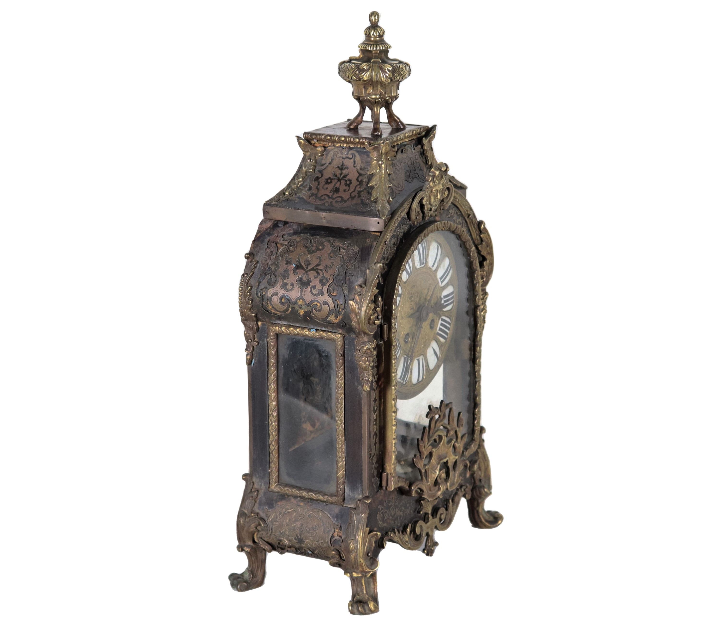 Pendola da tavolo francese Boulle Napoleone III, a finta tartaruga nera con intarsi e fregi in br...