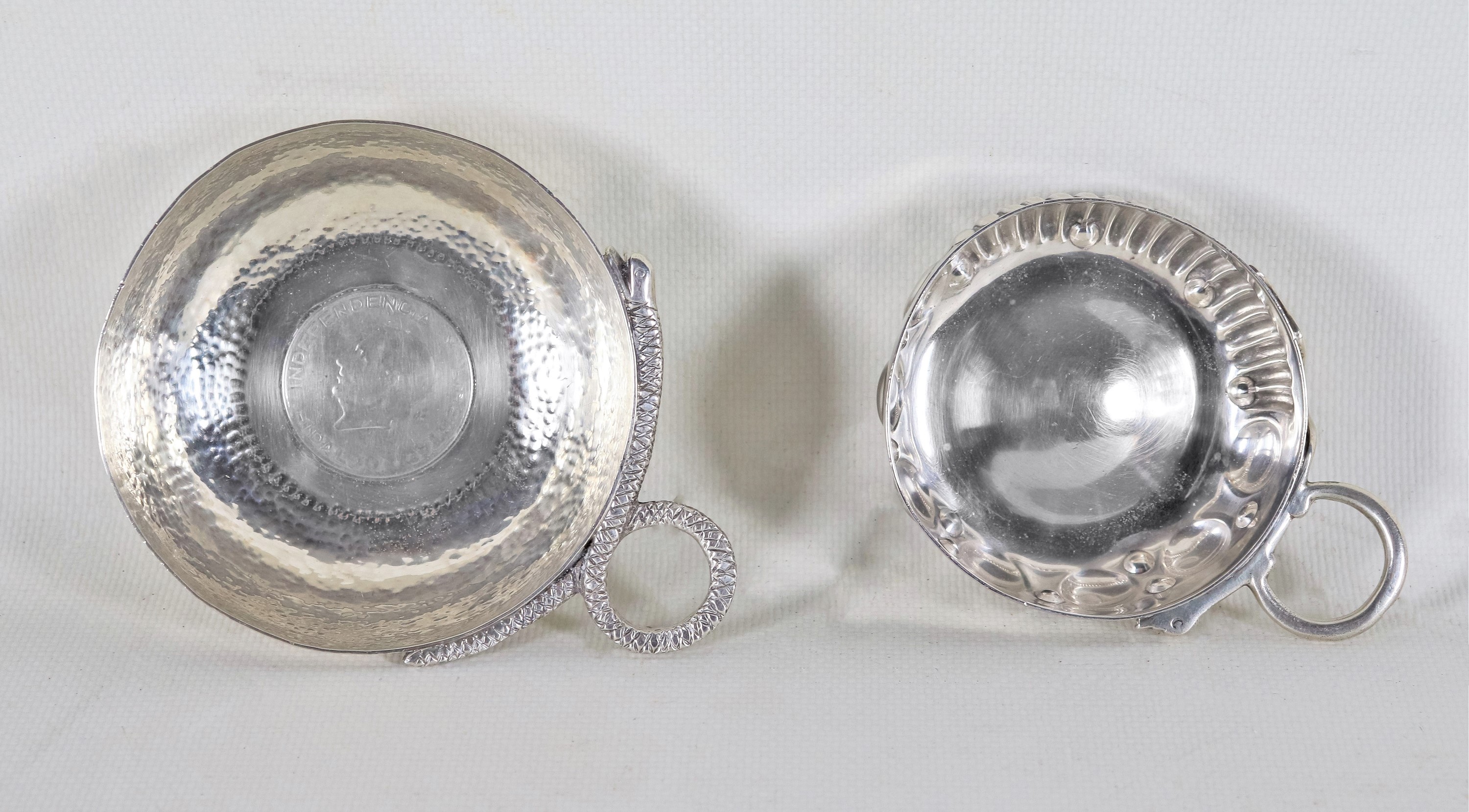 Lotto di due coppette assaggiavino in argento, una messicana e una francese, gr. 225