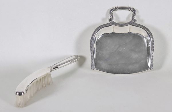 Crumb tray in chiseled and embossed silver with Empire motifs, gr. 200