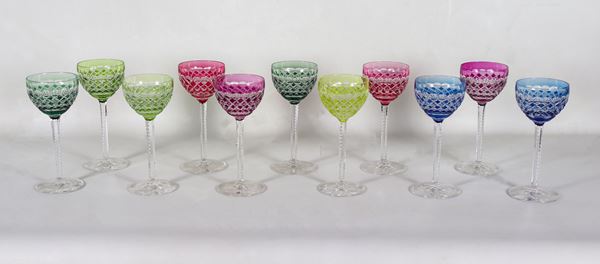 Lot of 11 goblet glasses in Bohemian crystal in various colors, worked with a diamond point