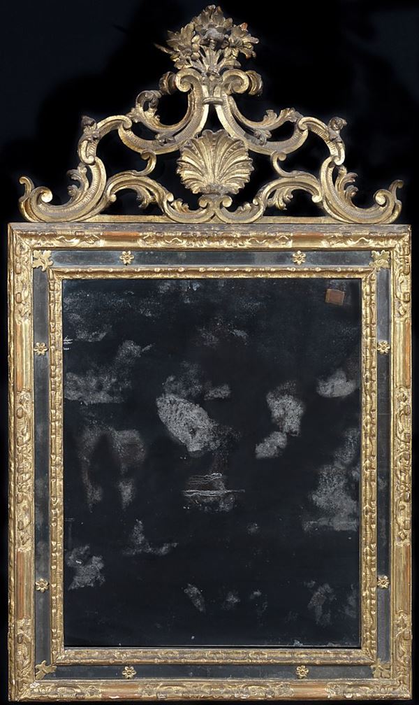 Venetian Louis XV mirror in gilded wood