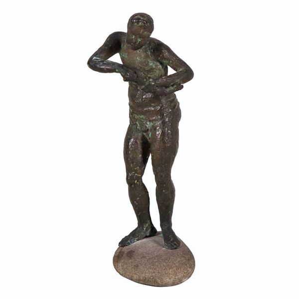 Giuseppe Mazzullo - Signed and dated 1956 under the stone base. "Fisherman with fish", bronze sculpture supported by a defective lava stone base
