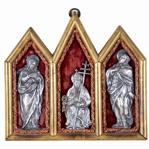 Antico piccolo trittico in argento e legno dorato, "Il Papa con due Sante"