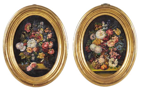 Coppia di miniature ovali "Vasi con mazzi di fiori", dipinte ad olio su rame